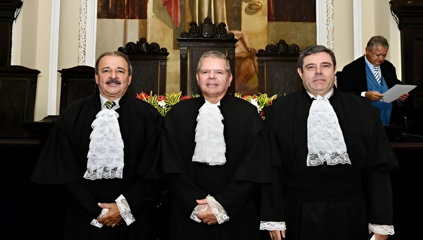 Imagem de Capa - TJPE realiza posse solene dos desembargadores Paulo Victor Vasconcelos de Almeida e Djalma Andrelino Nogueira Jr.