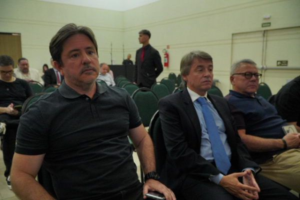 imagem de capa - Presidente da AMEPE representa a entidade na 5ª Reunião do Conselho de Representantes da AMB