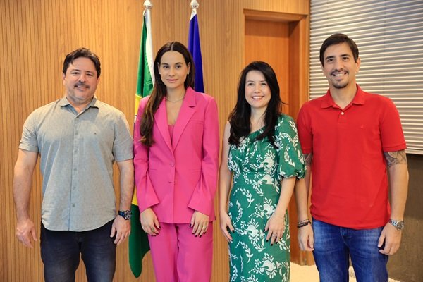 imagem de capa - Presidente da AMEPE visita sede da ASMEGO