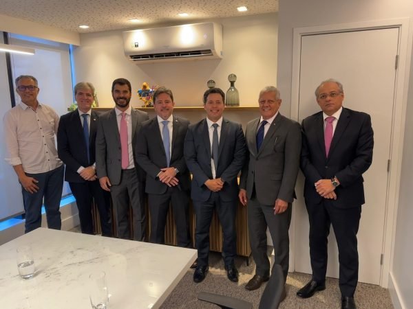 imagem de capa - Diretoria da AMEPE recebe o Presidente do TJPE, o corregedor-geral de Justiça e a Diretoria da CAMPE